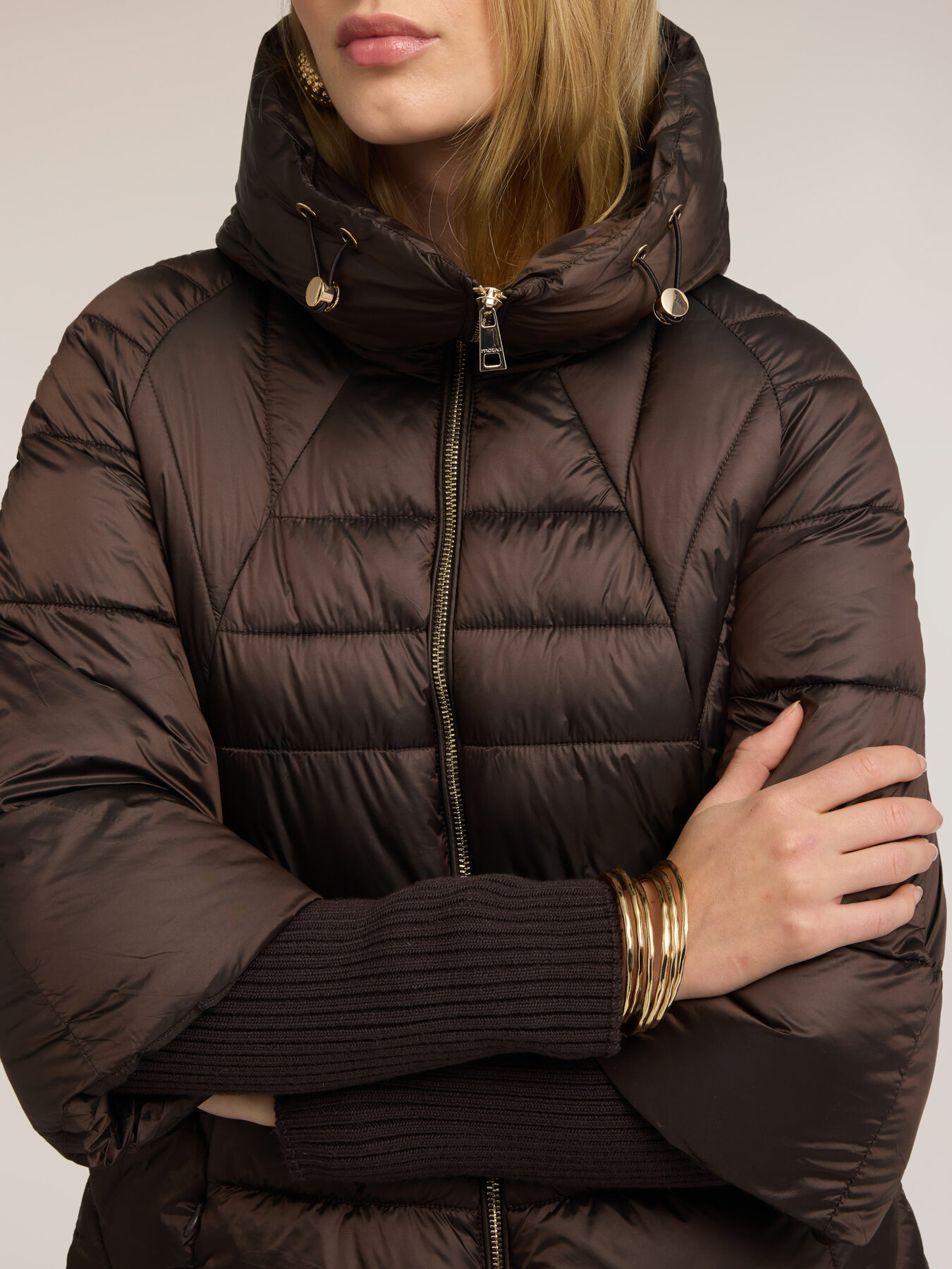 Heavy oversized down jacket with hood image number 3