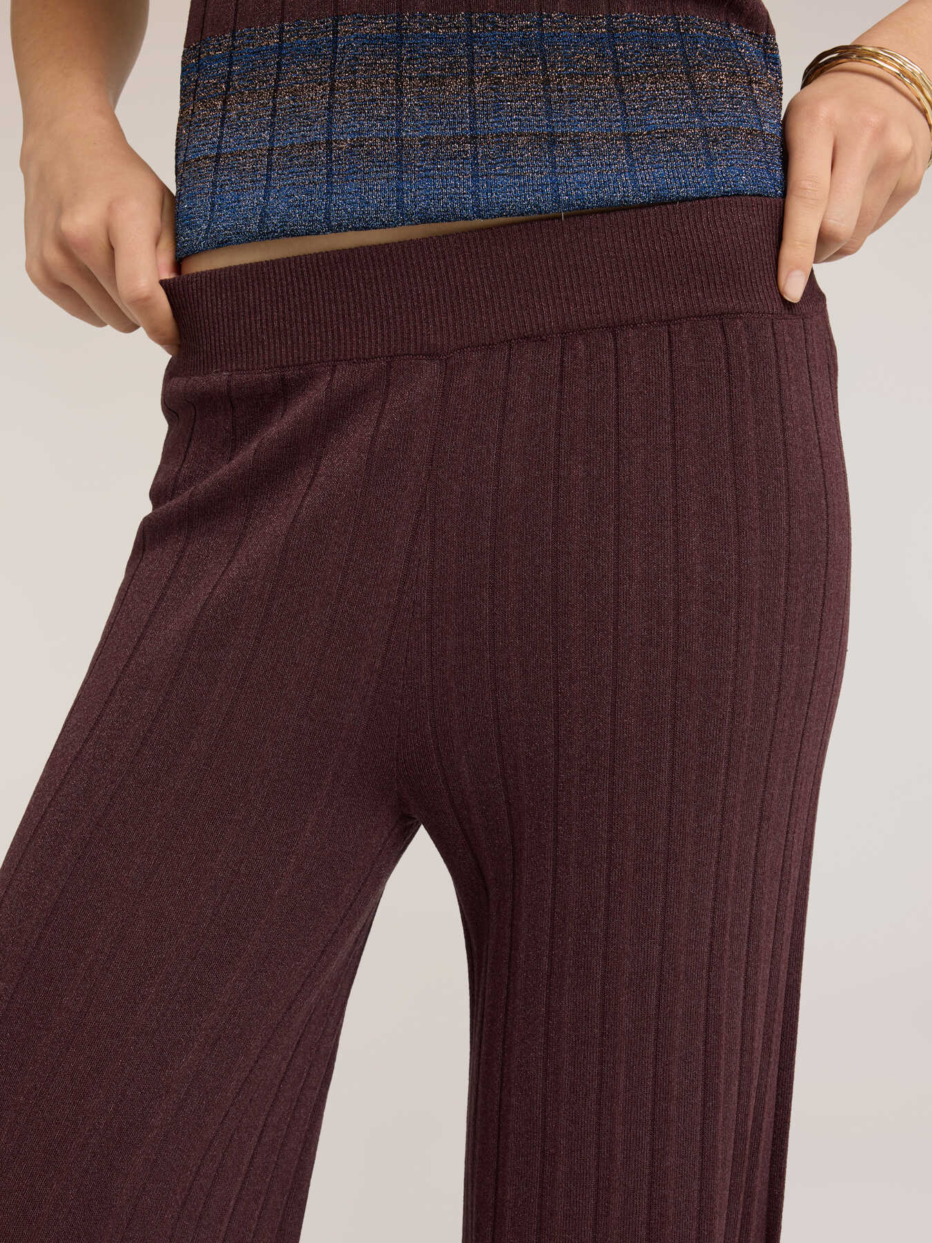 Pleated palazzo pants in lurex viscose knitwear image number 3