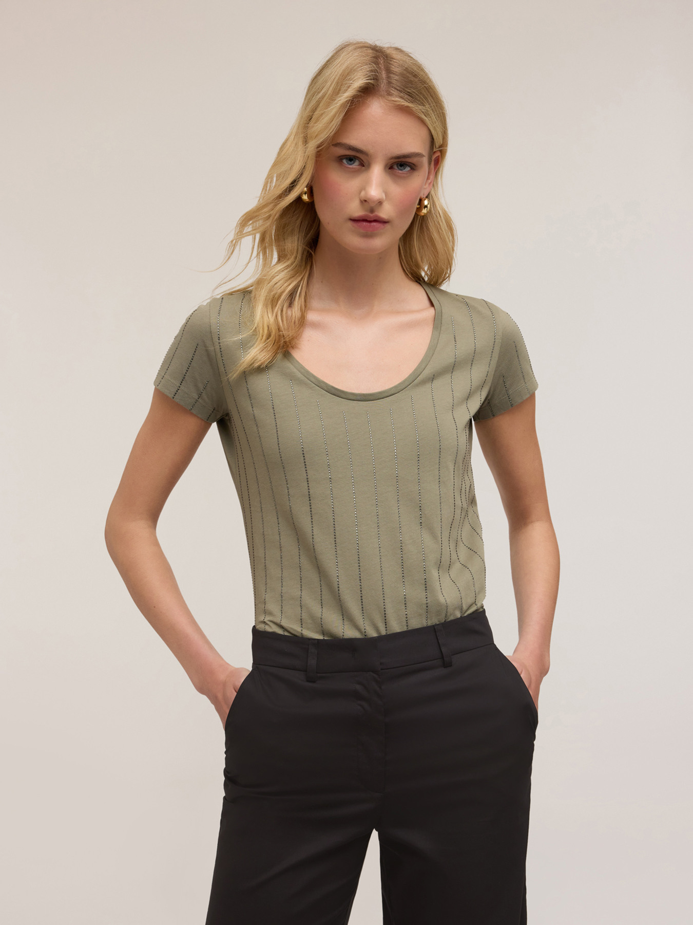 T-shirt in cotone con righe in strass image number 2
