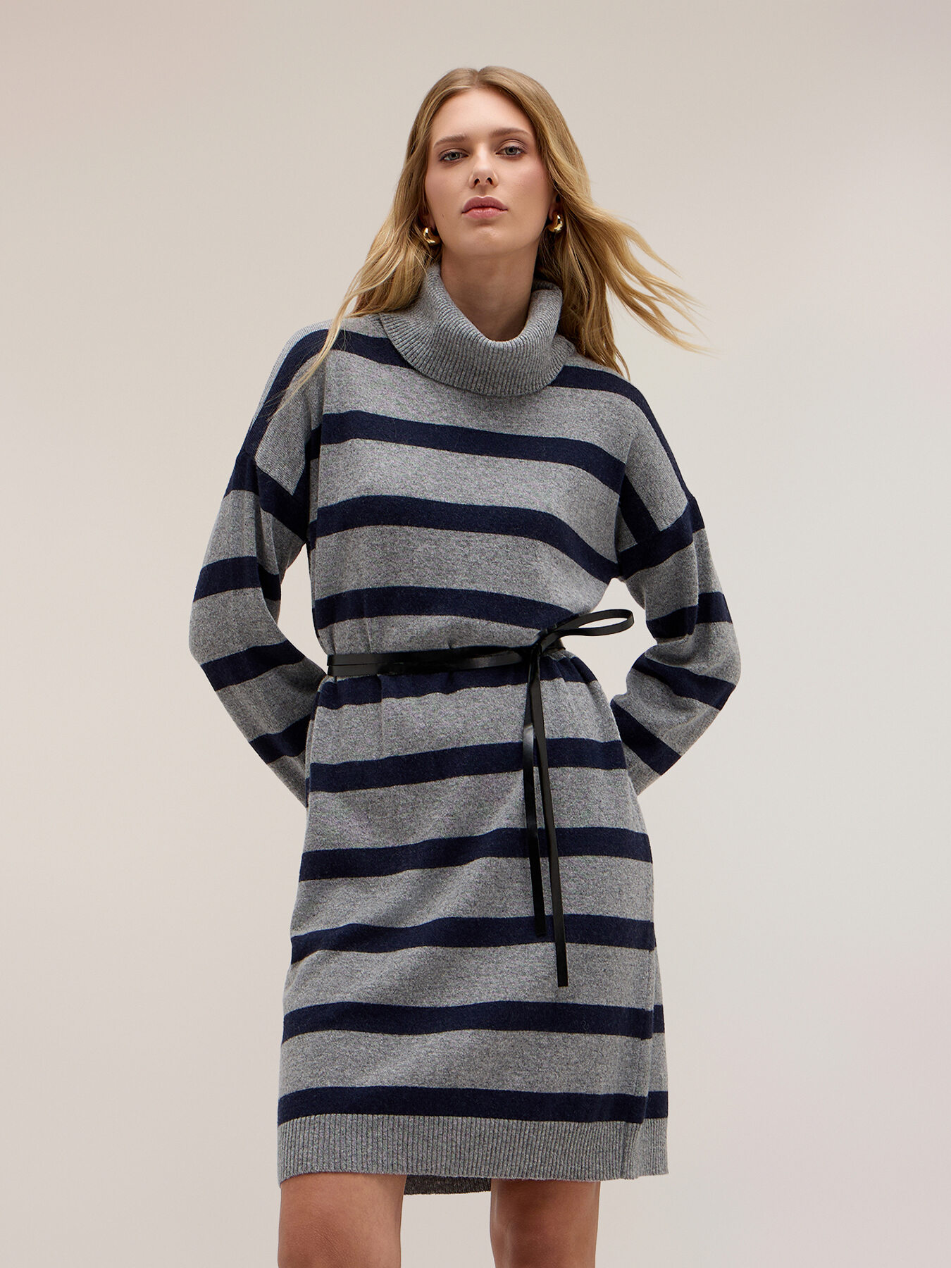 Robe oversize en tricot ray&eacute; image number 0