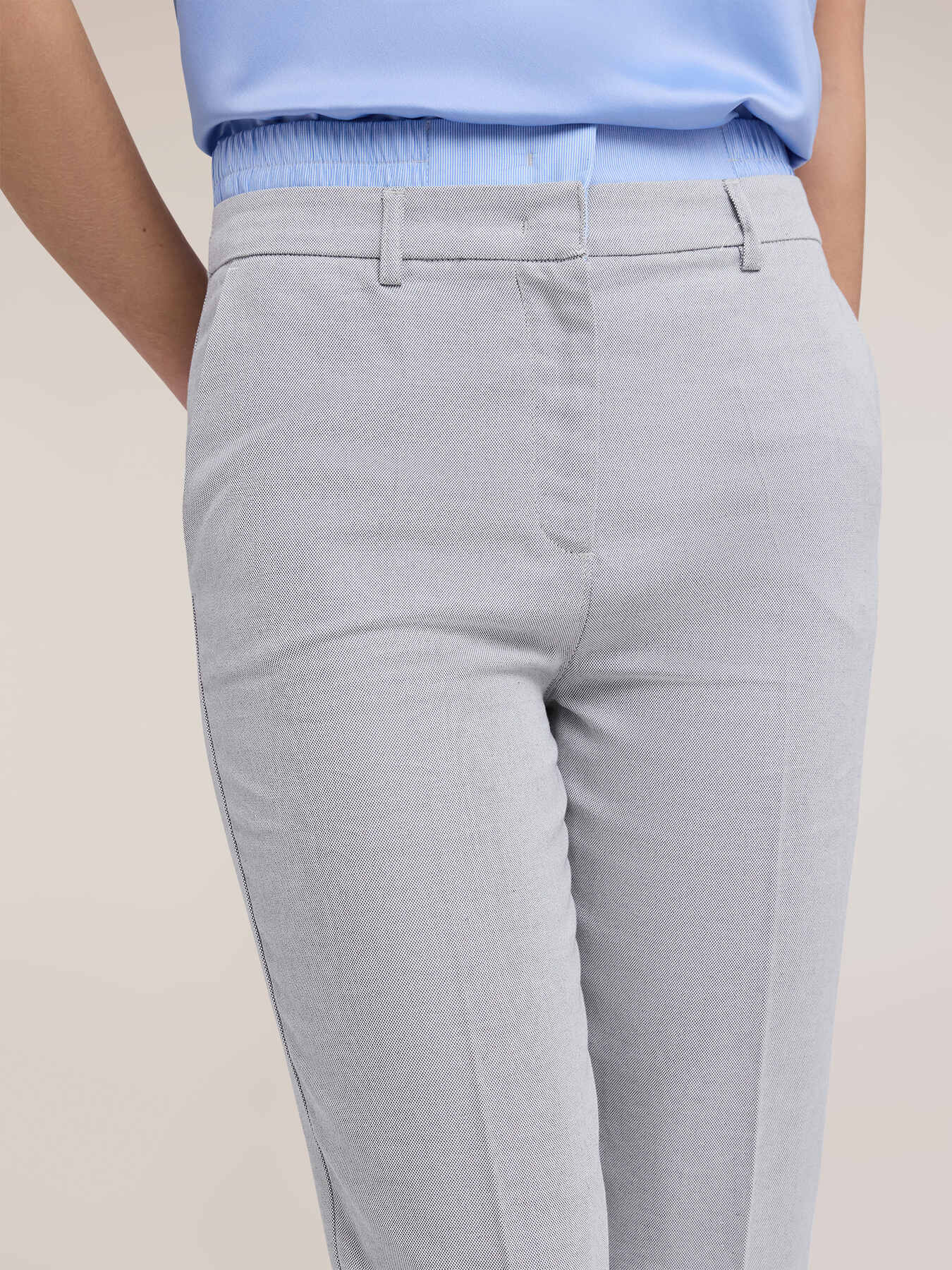 Pantaloni chino a vita alta image number 3