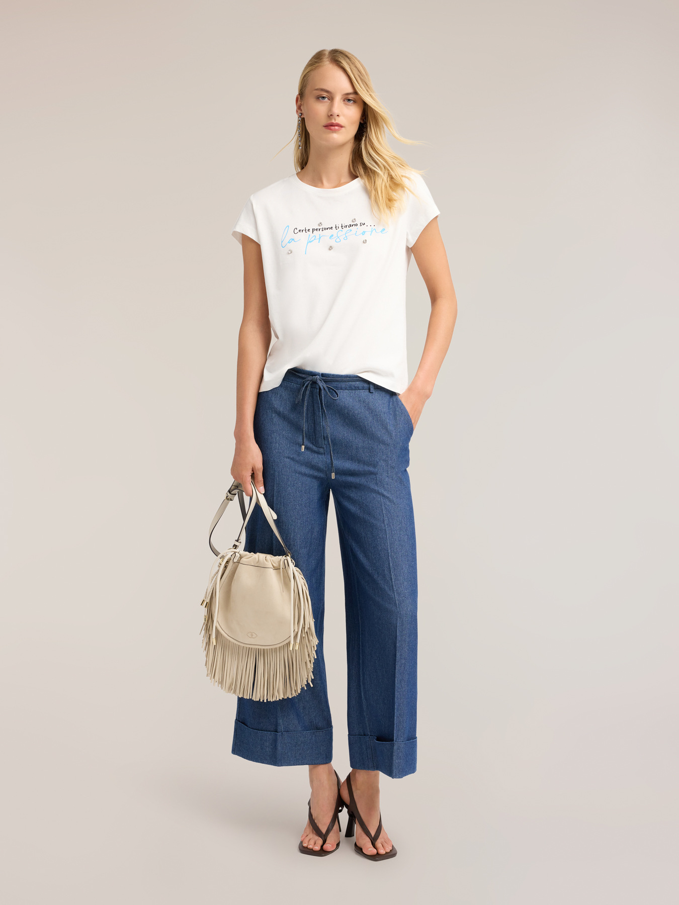 Tricou cu inscripție și broderie cu pietre image number 2