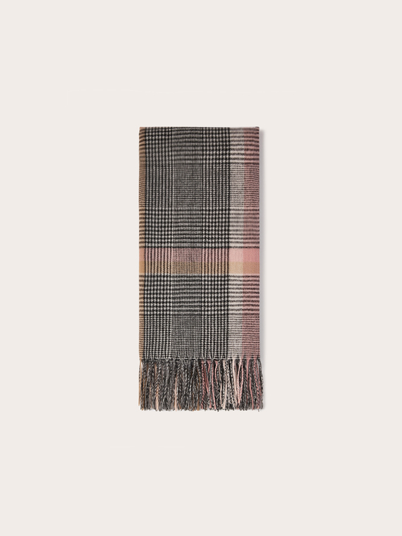 Checked scarf with fringing