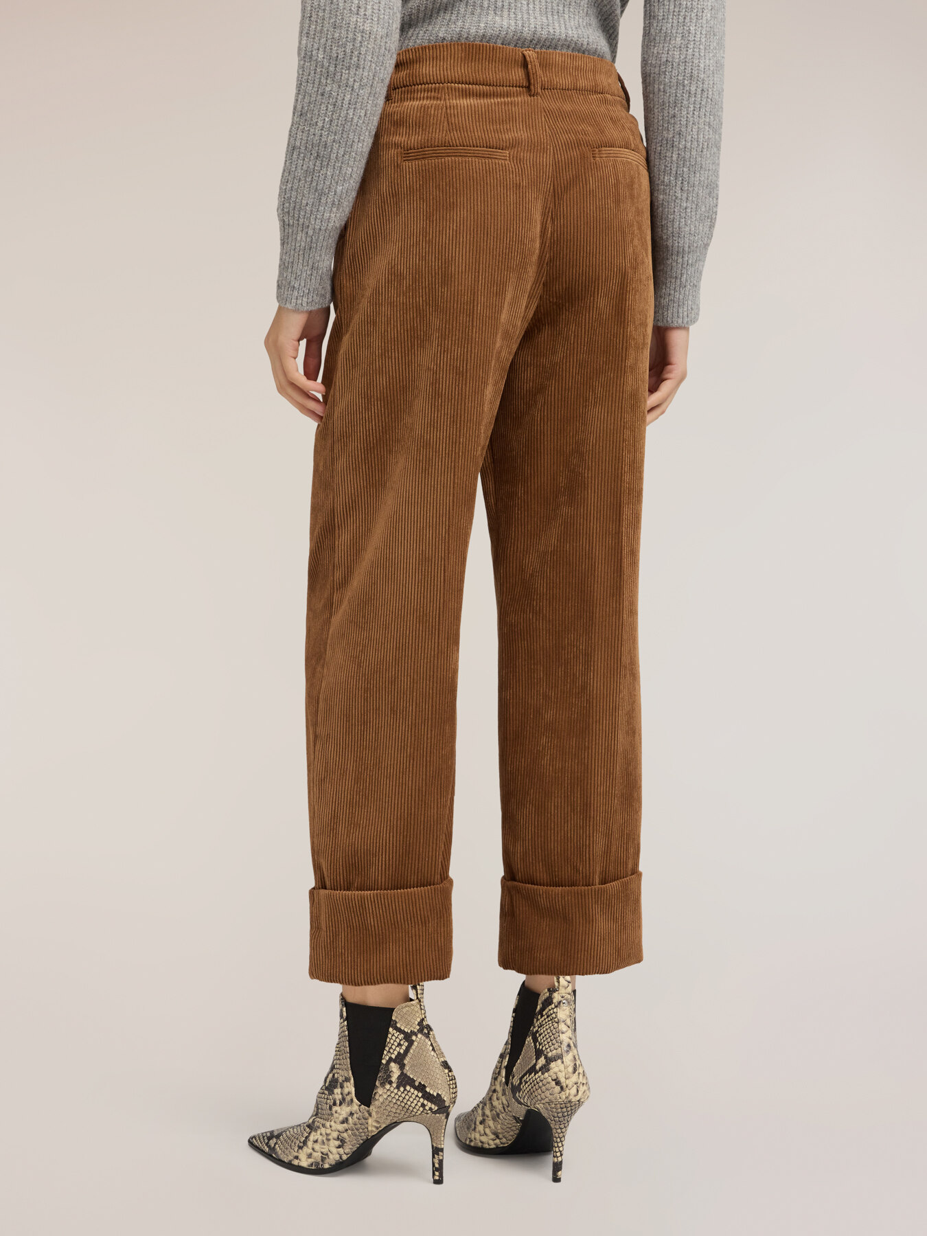 Cropped corduroy trousers image number 1