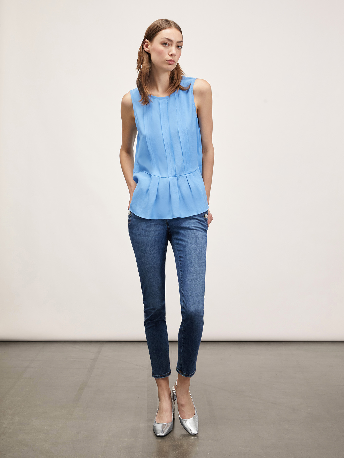 Top fluide avec volant image number 4