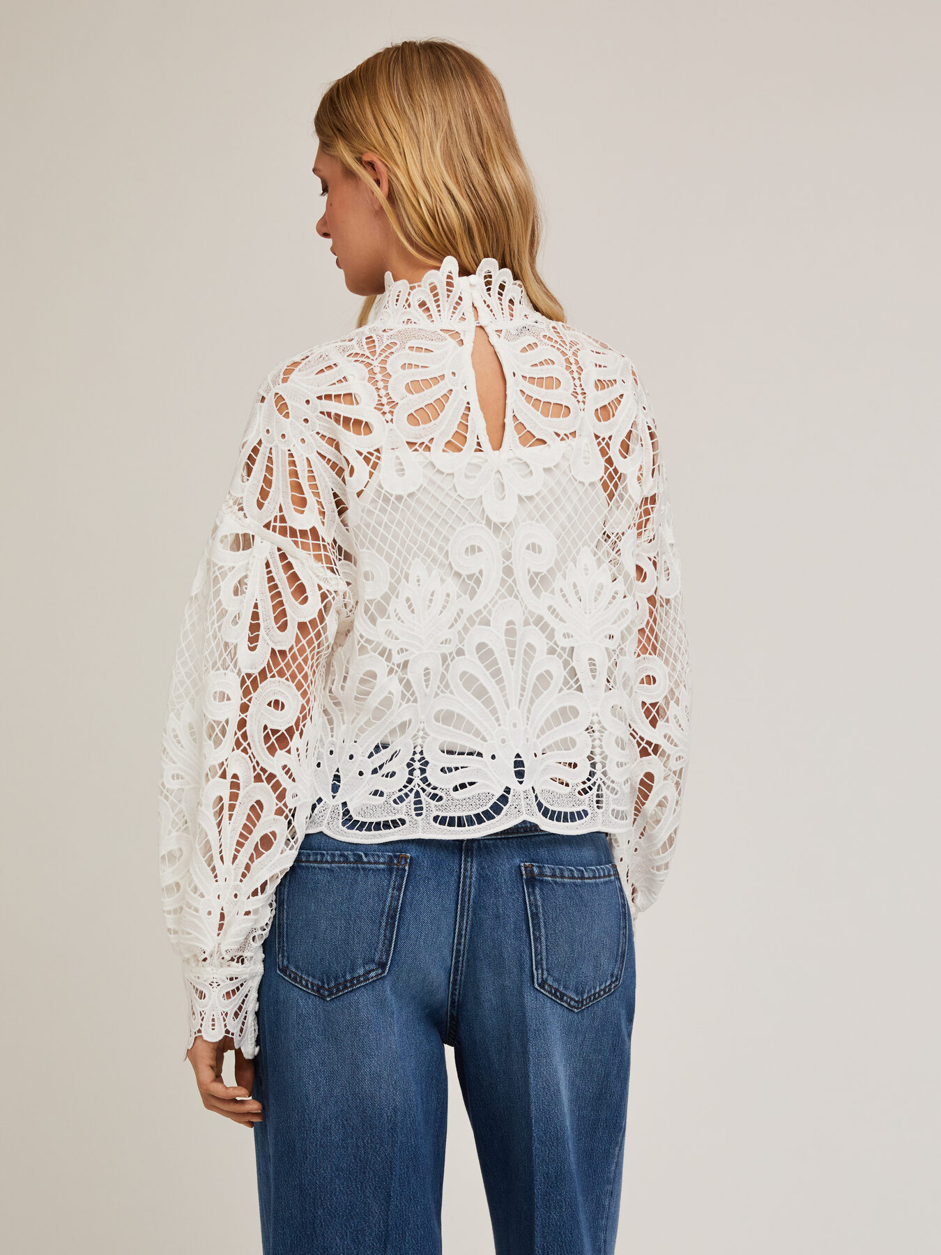 Blusa in pizzo macram&eacute; image number 1