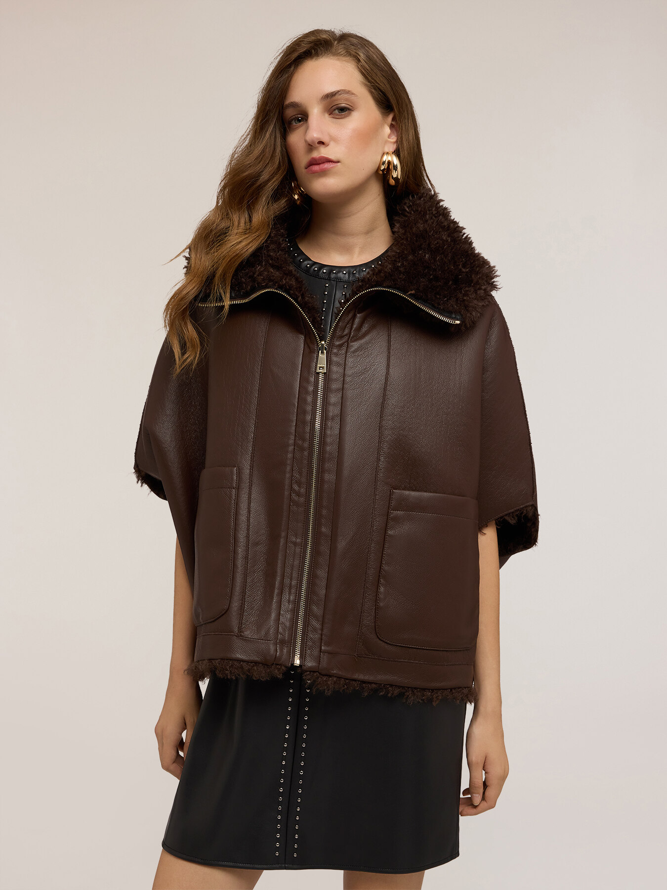 Oversized shearling coat with zip and pockets image number 2