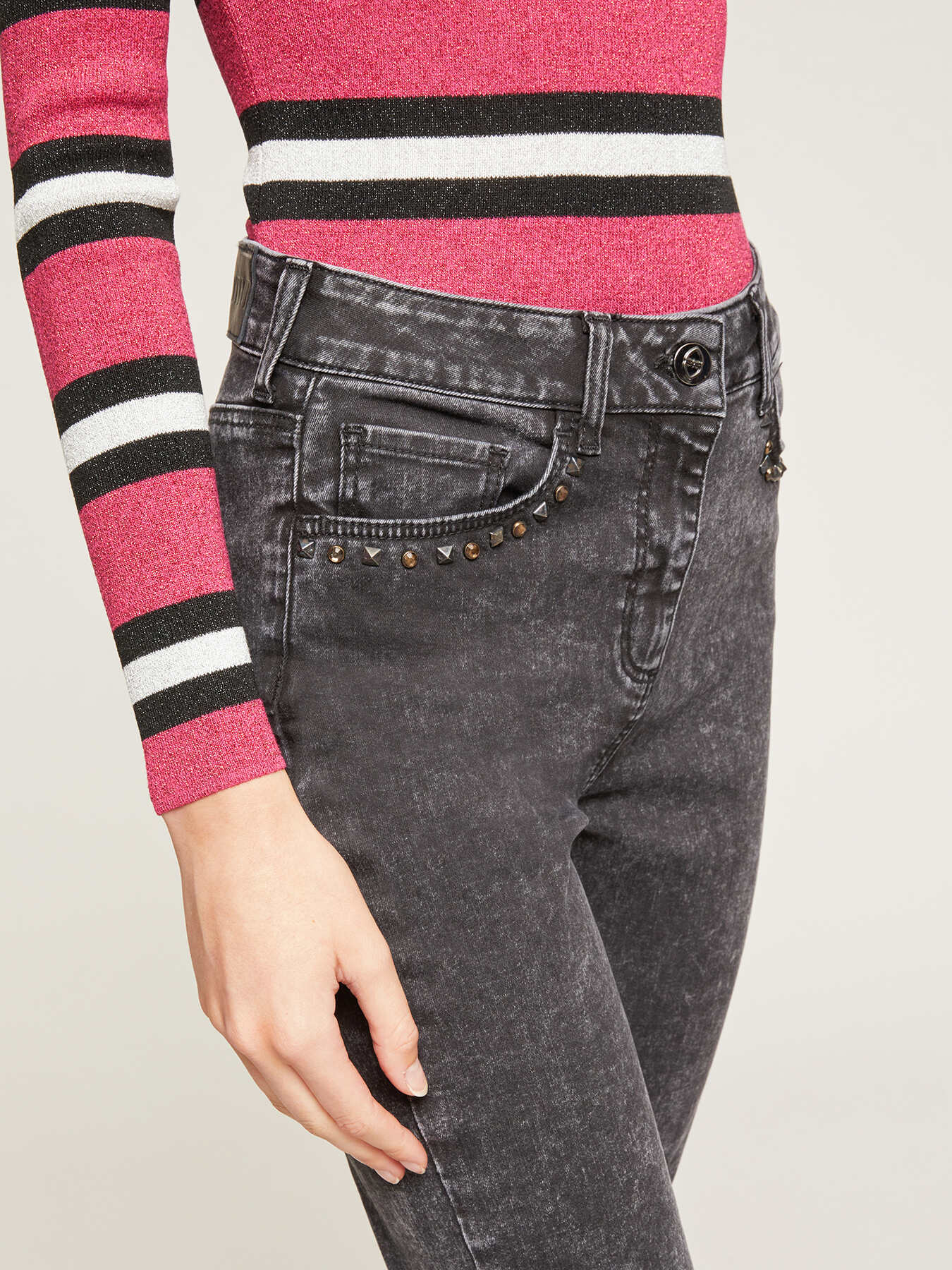 Jeans skinny con borchie image number 2