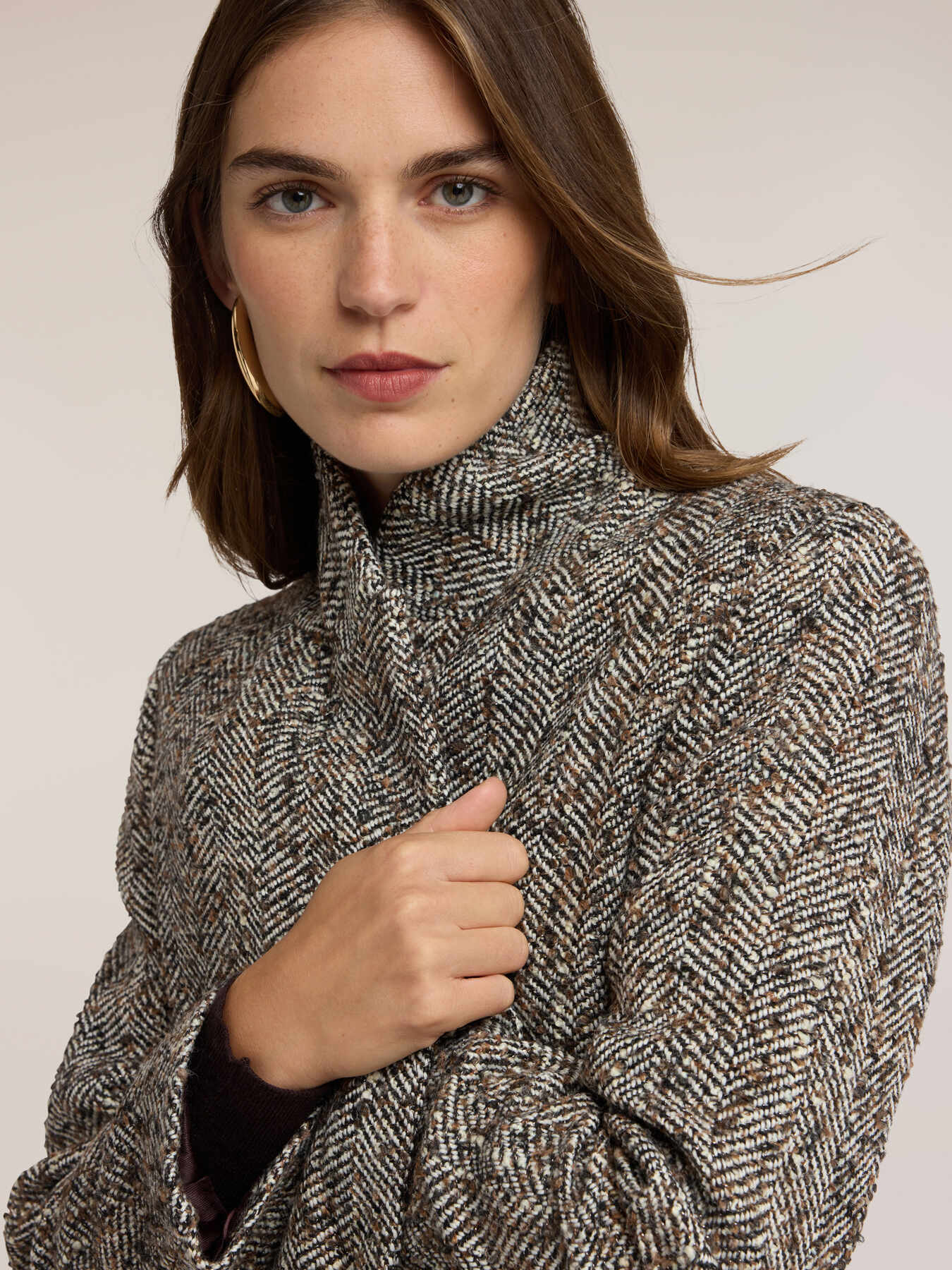 Double-breasted herringbone fabric coat image number 3