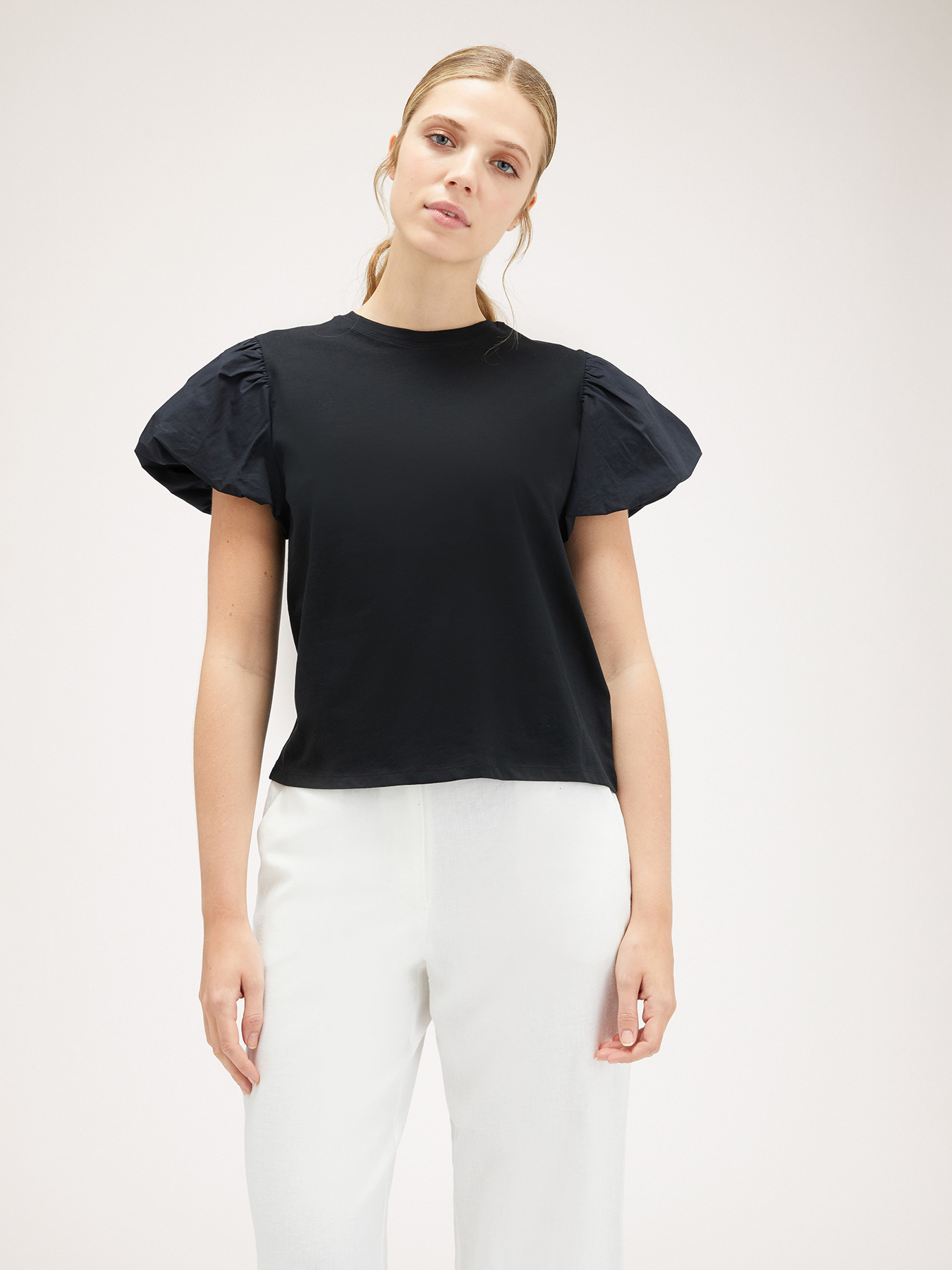 T-shirt with puff sleeves image number 0
