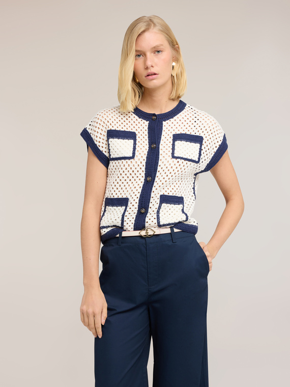 Cardigan en tricot ajour&eacute; avec poches