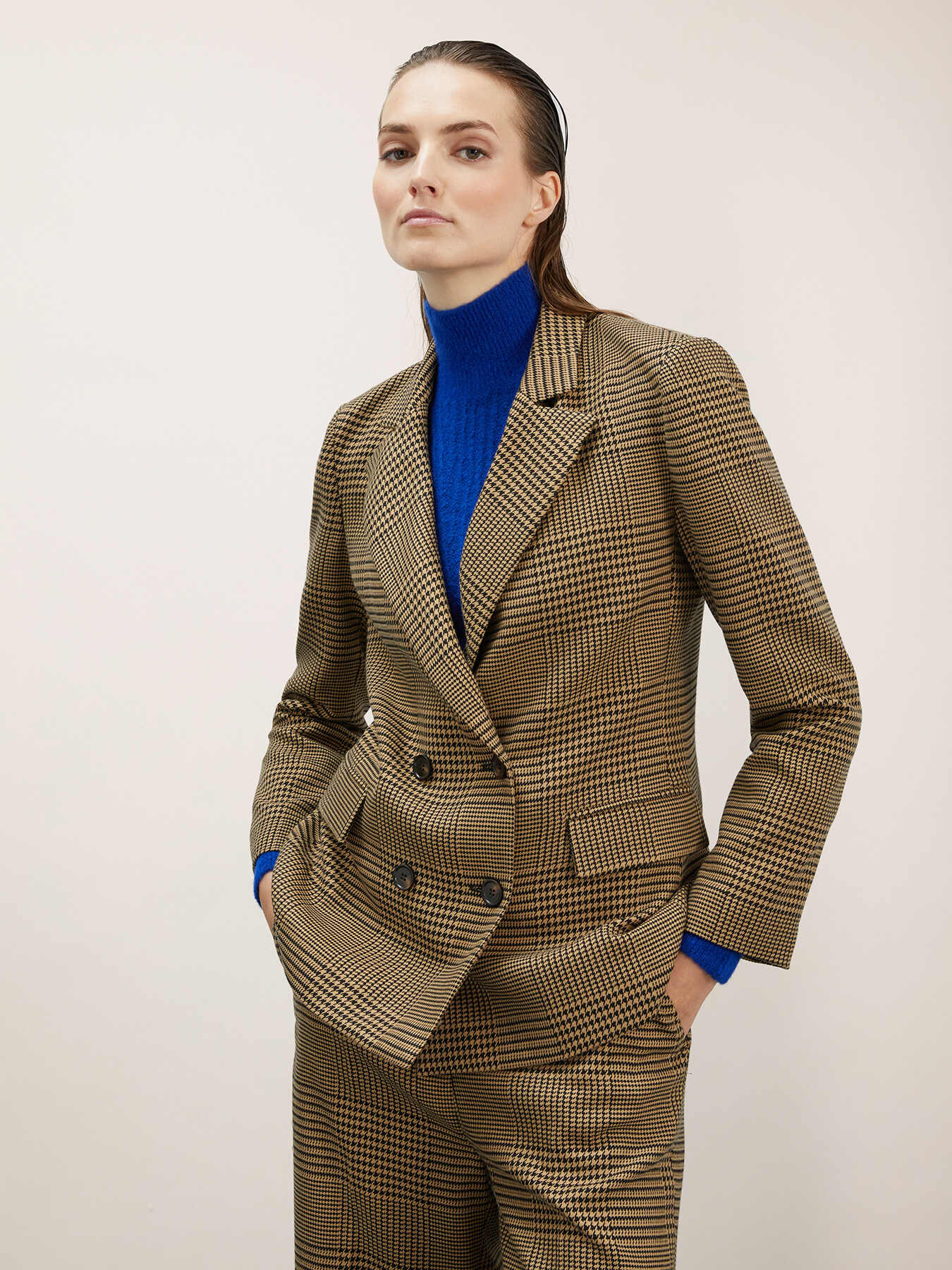 Zweireihiger Blazer mit Karomuster image number 2