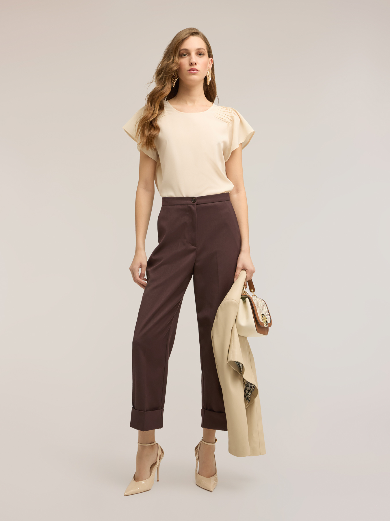 Cr&ecirc;pe de chine blouse with pleats image number 3