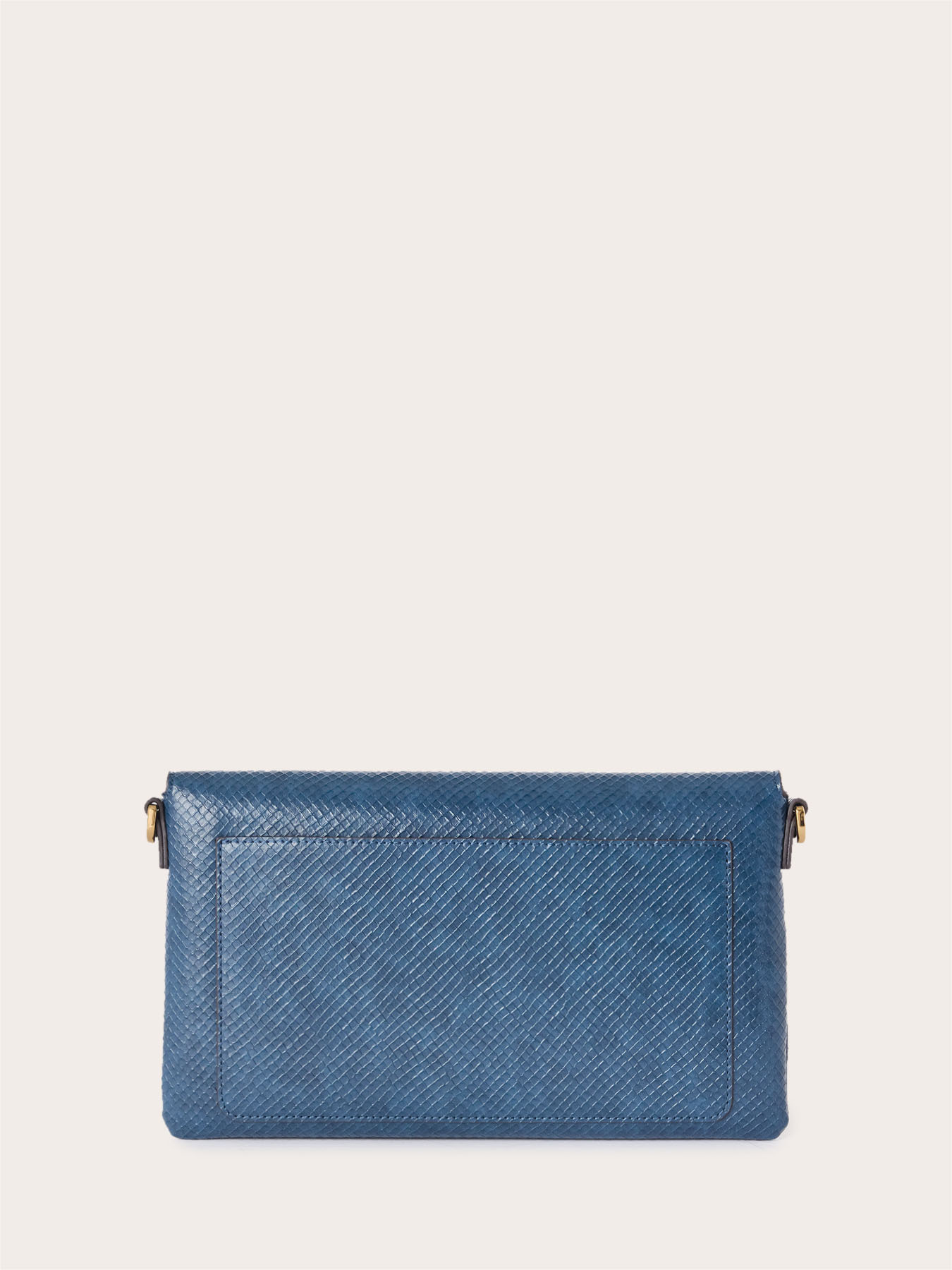 Flat clutch with lizard effect finish image number 2