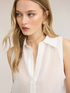 Ramie top with V-neck image number 3