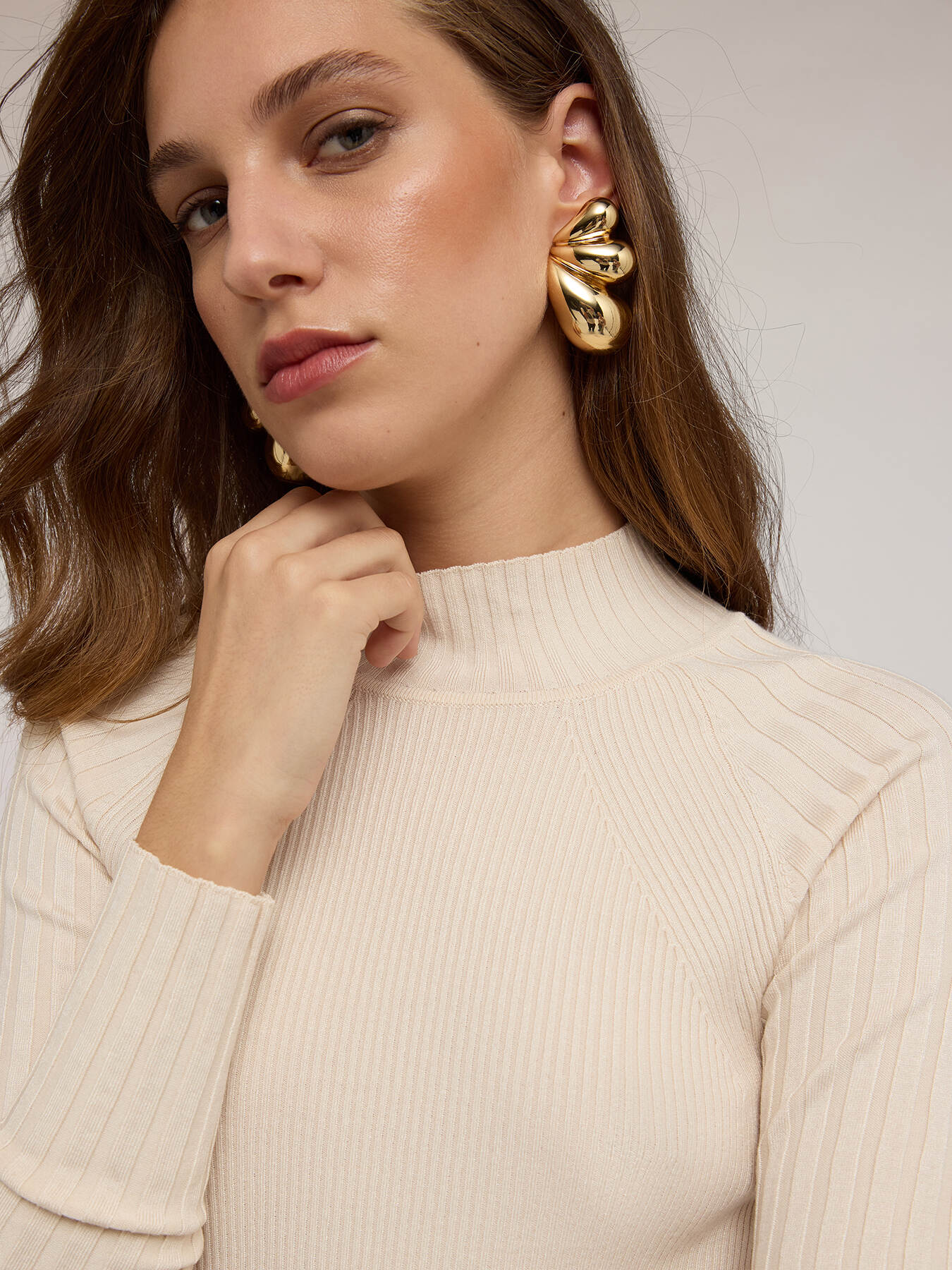 Gerippter Rollkragenpullover mit enger Passform image number 3