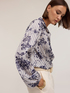 Bluse aus Satin mit Print und Drapierung image number 3