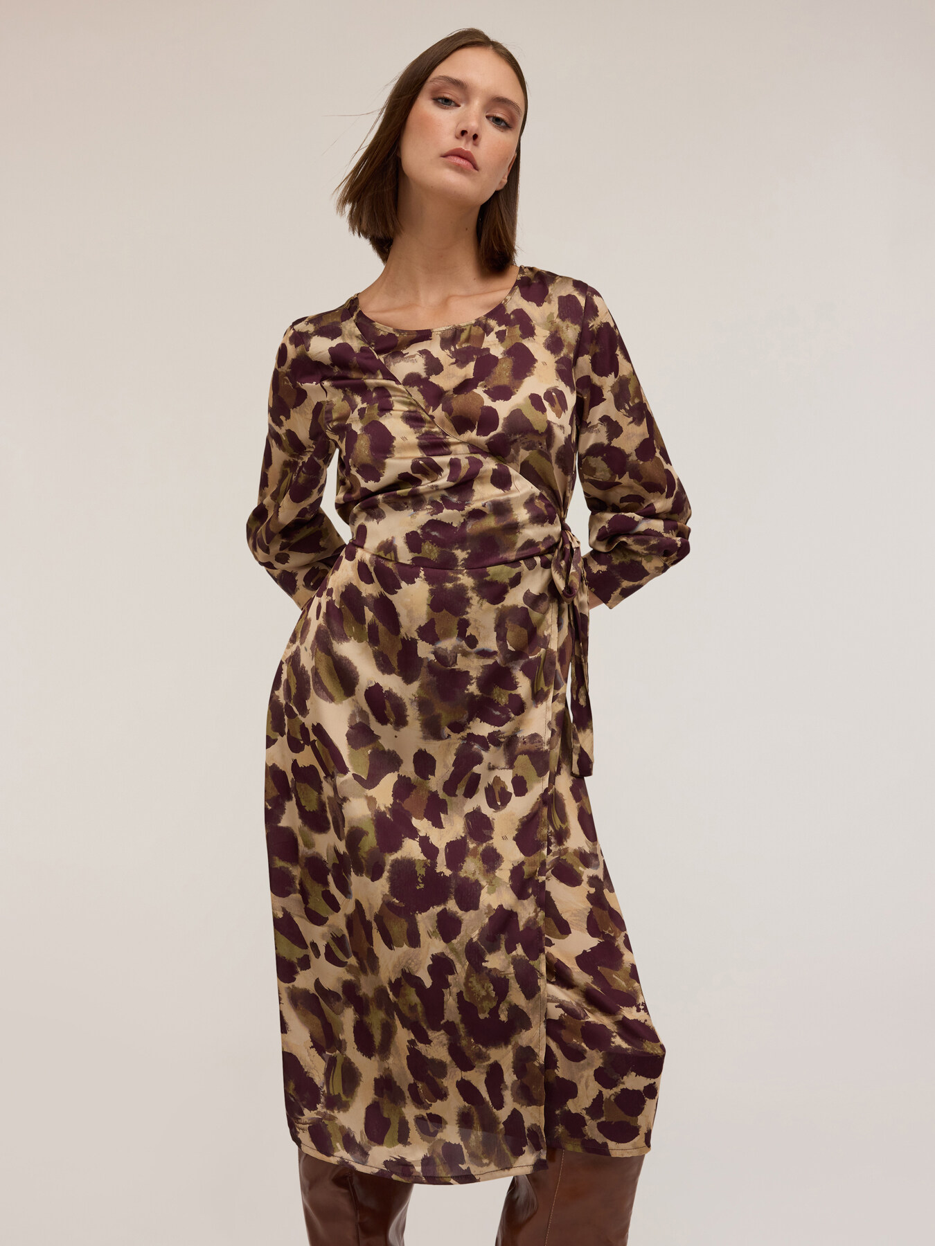 Wrap dress with camouflage print image number 3