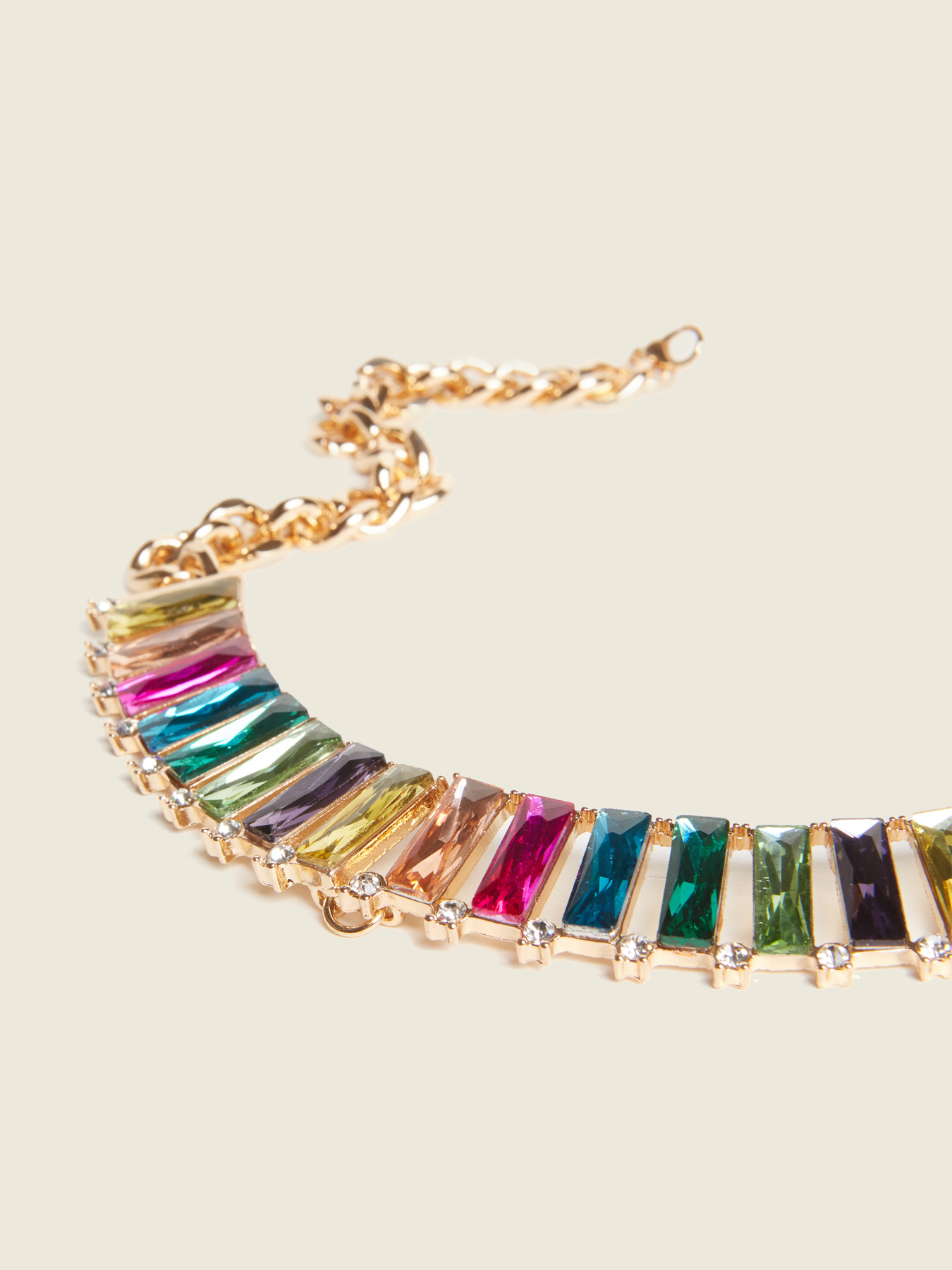 Kurze Halskette mit farbigen Steinen image number 0