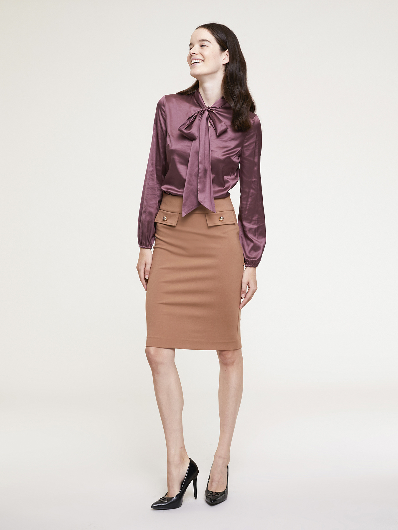 Pencil skirt with pockets image number 0