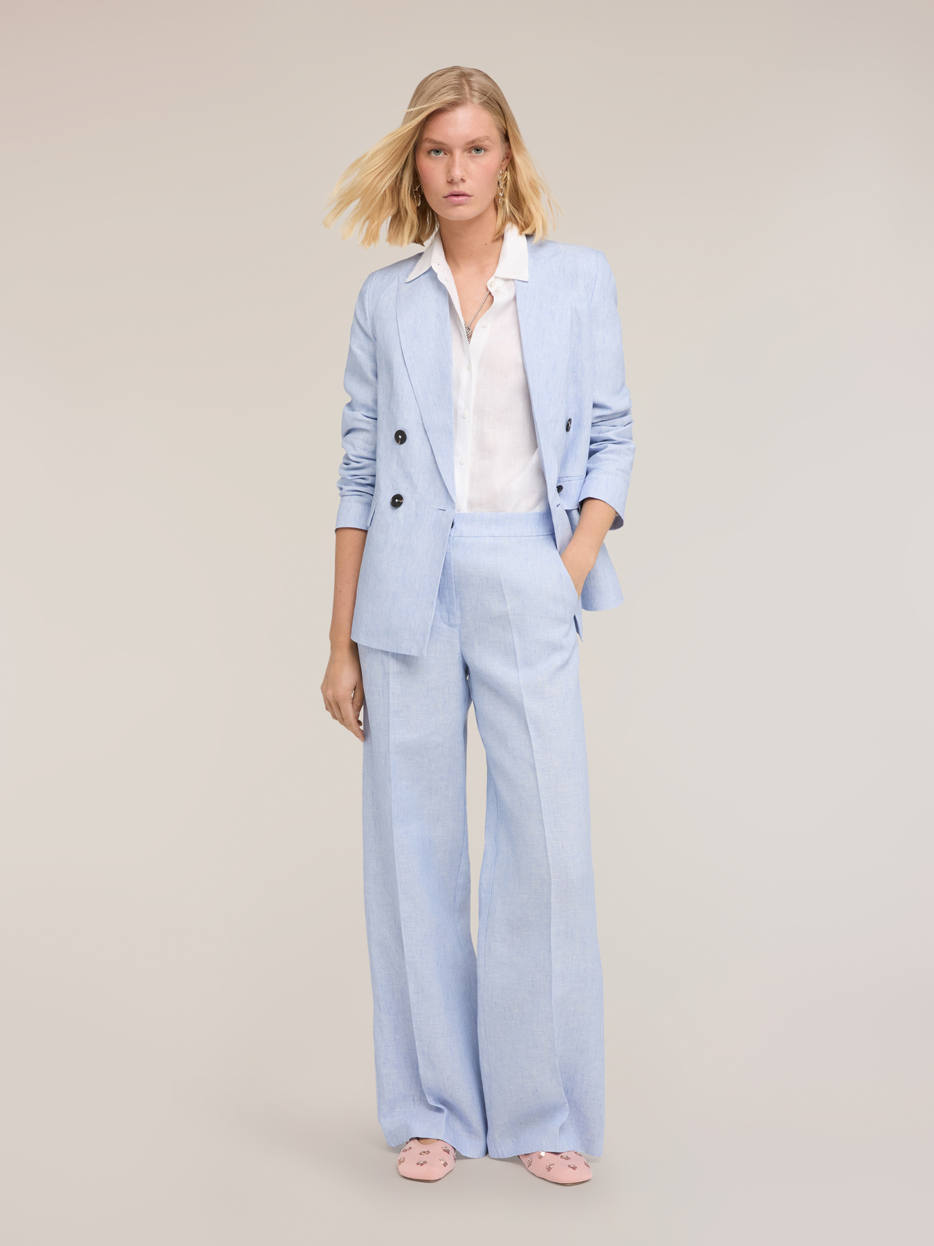 Double-breasted linen blazer image number 3