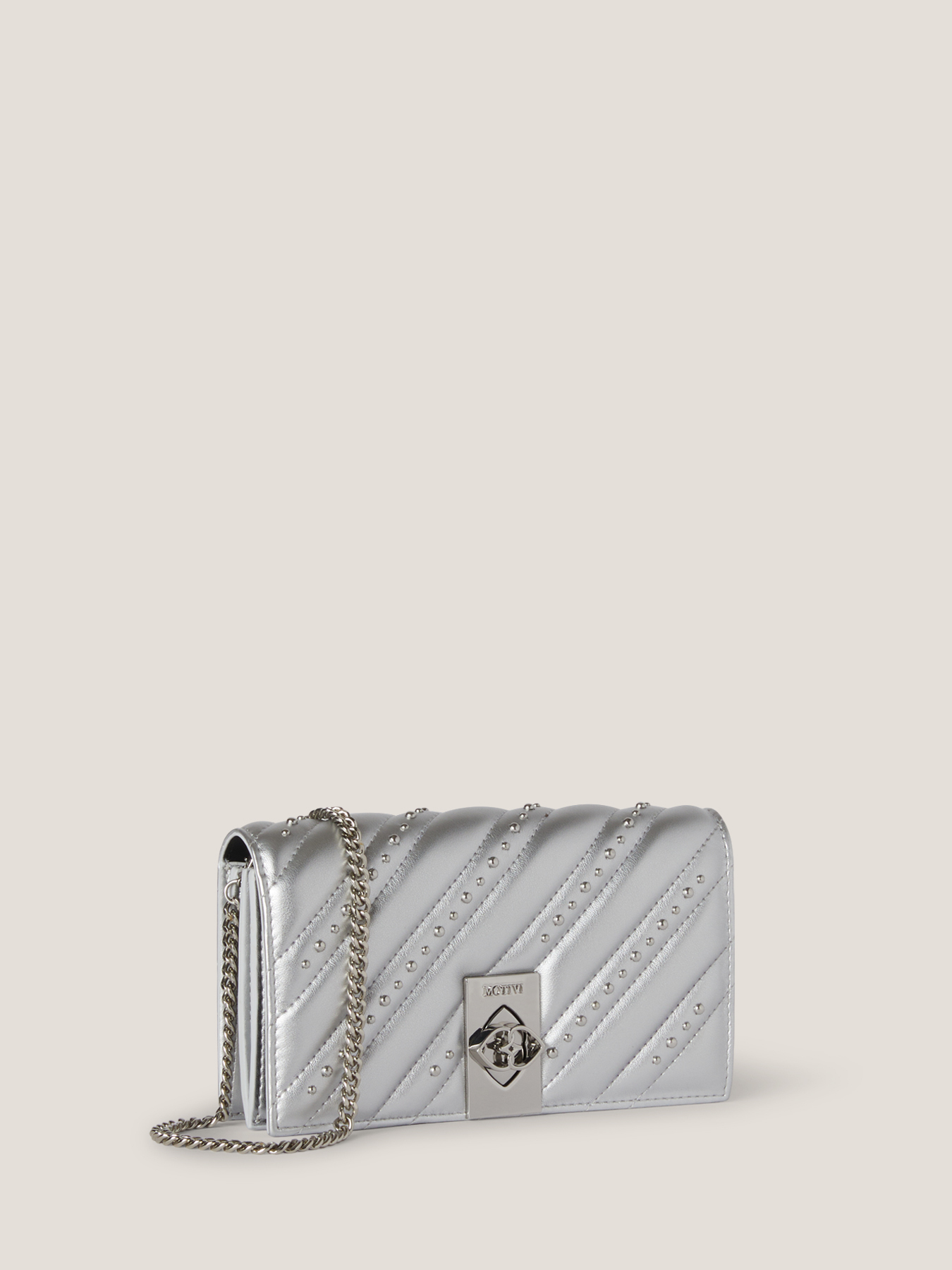 Wallet Bag en piel sint&eacute;tica con tachuelas image number 2