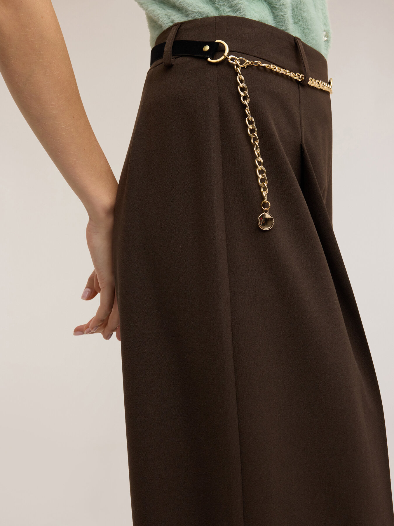 Verk&uuml;rzte Flanellhose mit Kette image number 3