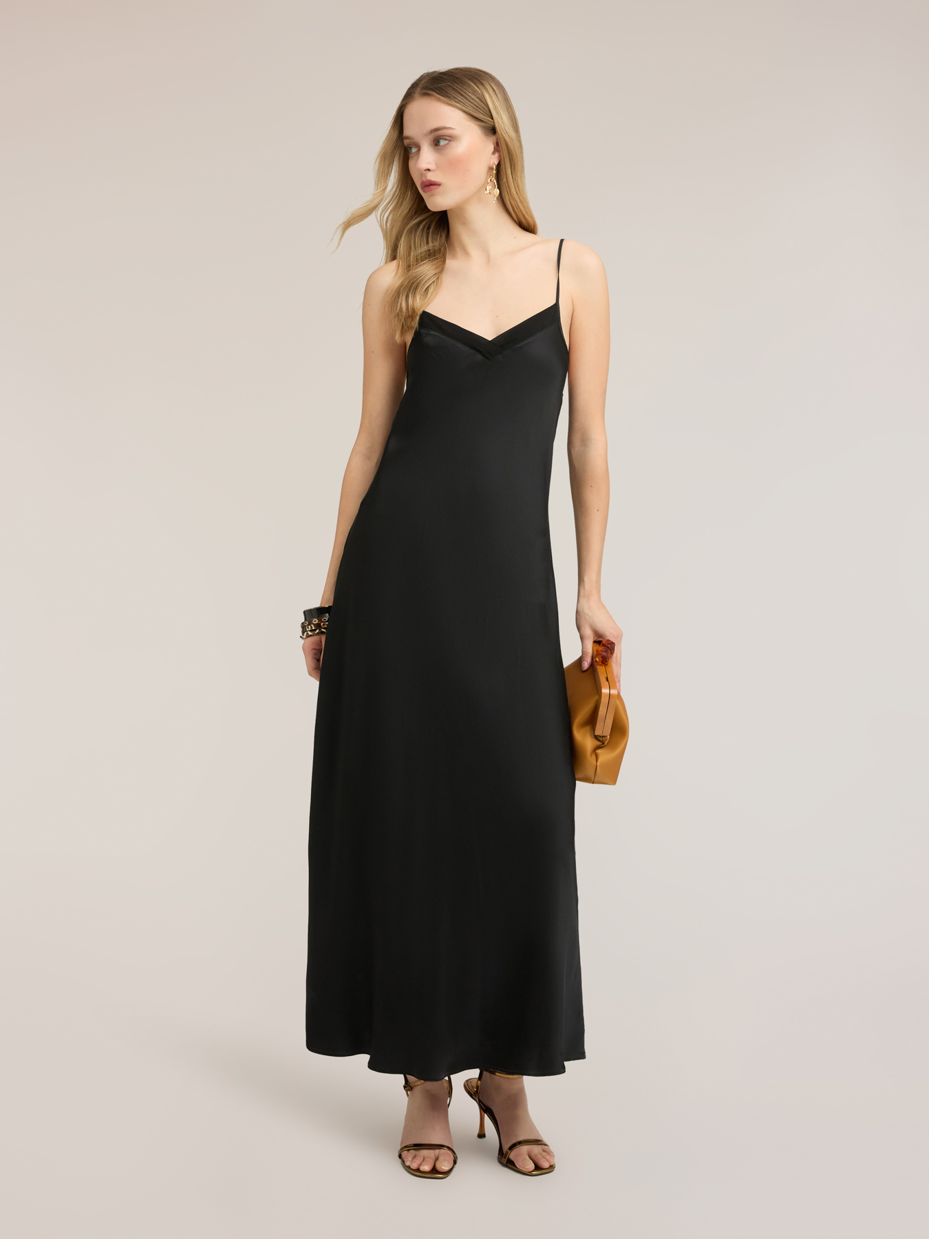Langes Lingerie-Kleid aus Satin image number 0