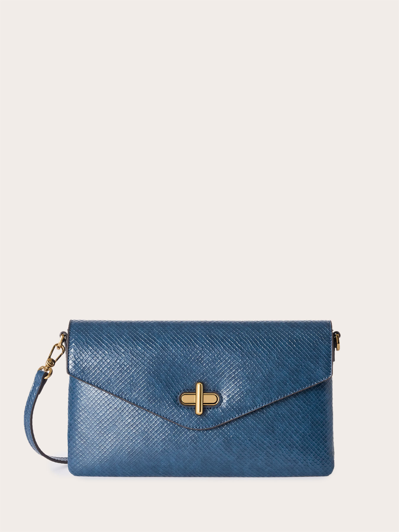 Flat clutch with lizard effect finish image number 1