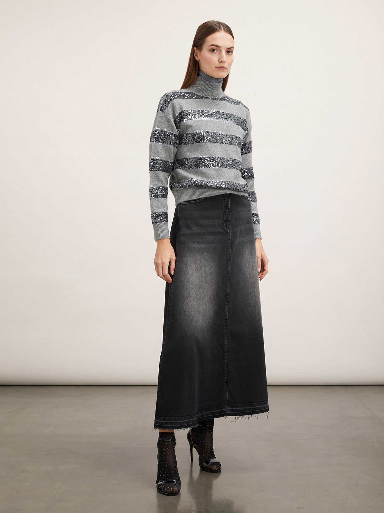 Striped sequin turtleneck image number 3