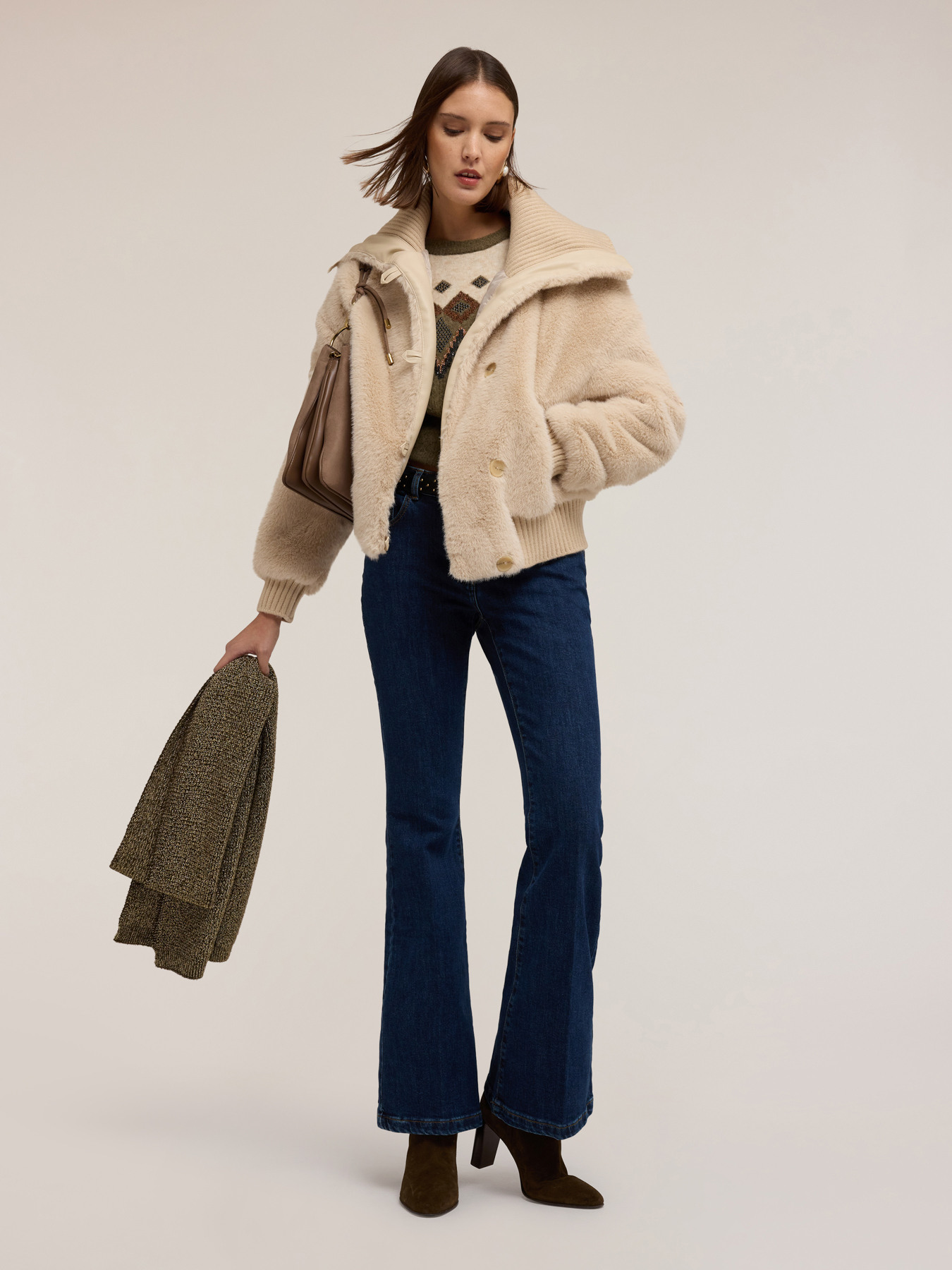 Giubbotto effetto teddy con collo alto image number 2