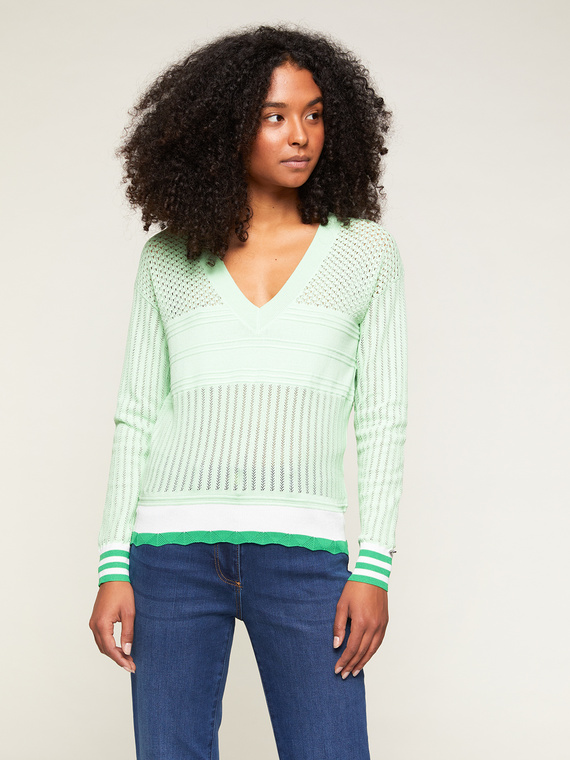 Patterned V-neck sweater