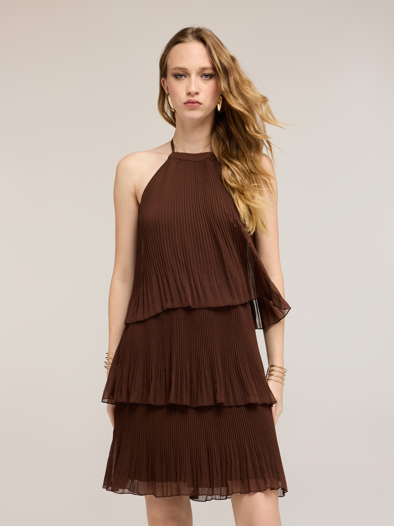 Kurzes Plissee-Kleid mit Volants image number 2