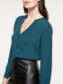 Blusa fluida scollo a serafino image number 2