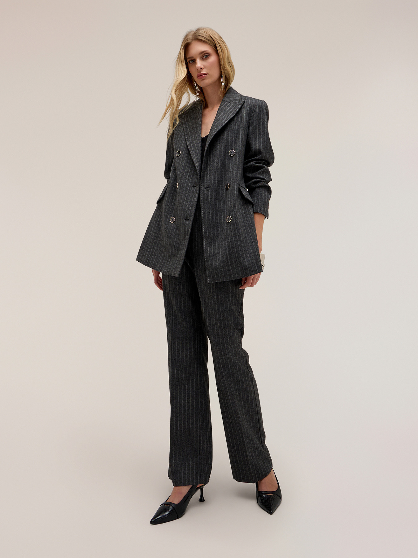 Blazer doppiopetto gessato The Tailoring Lab image number 2