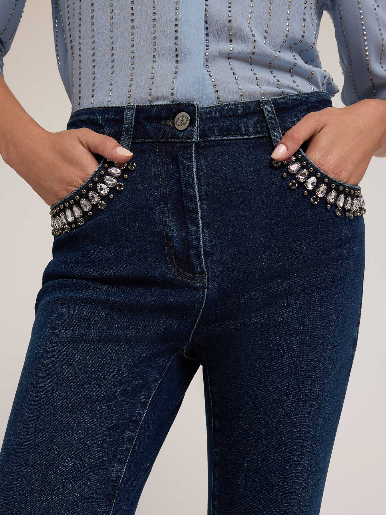 Jeans skinny con tasche ricamate image number 3