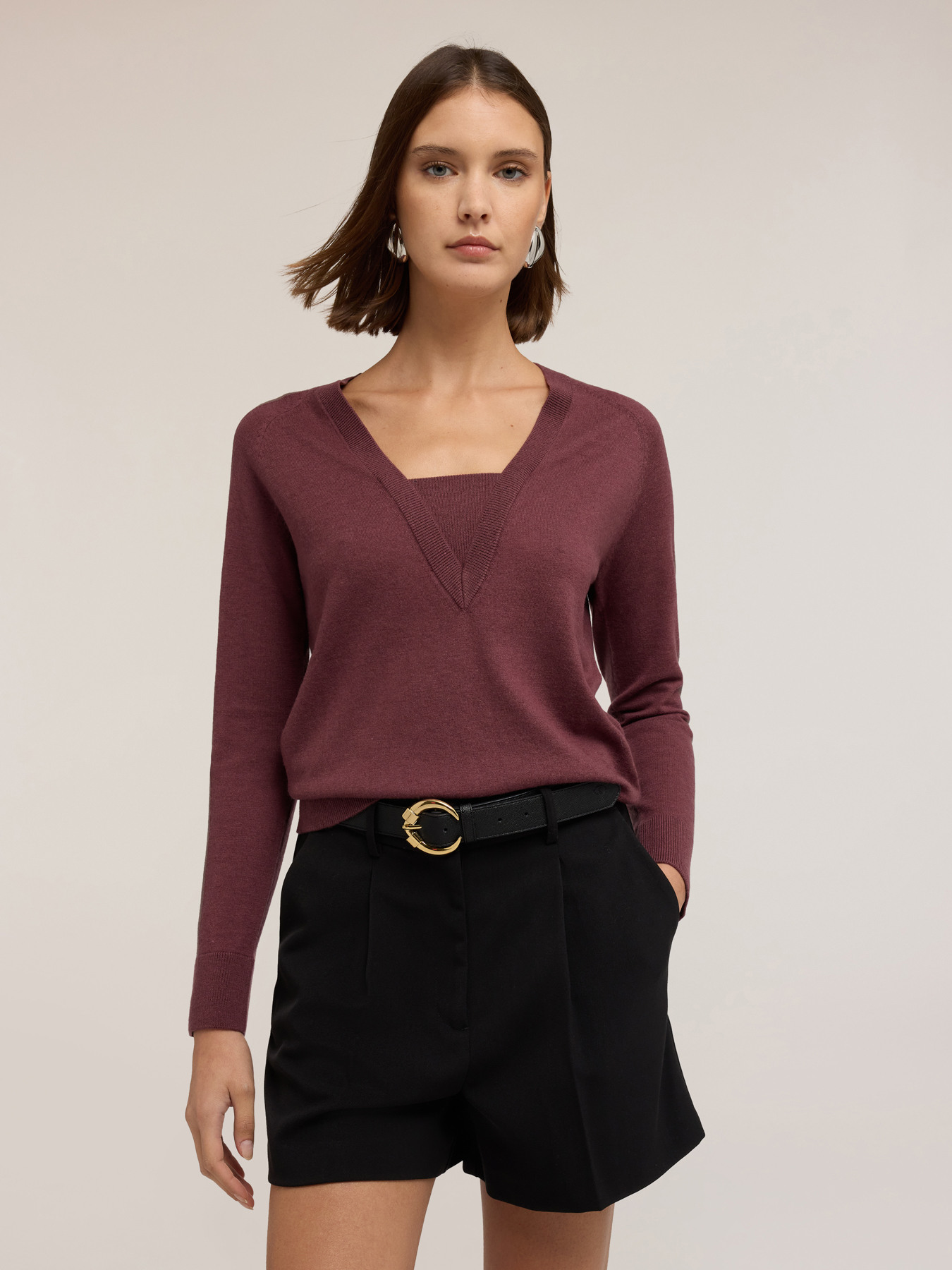 Pull d&eacute;collet&eacute; en V en m&eacute;lange de soie image number 3