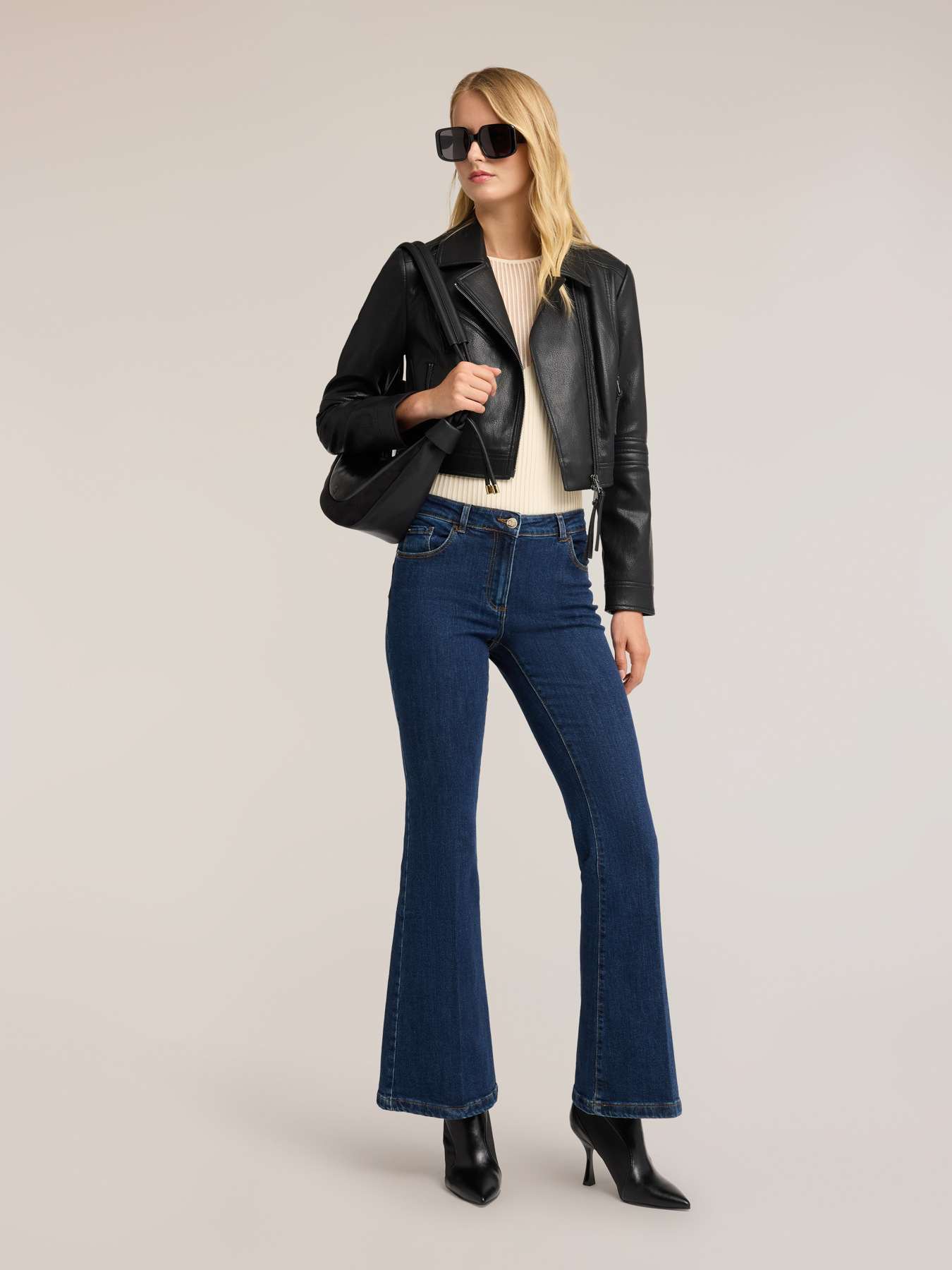 Jean flare push-up en denim image number 0