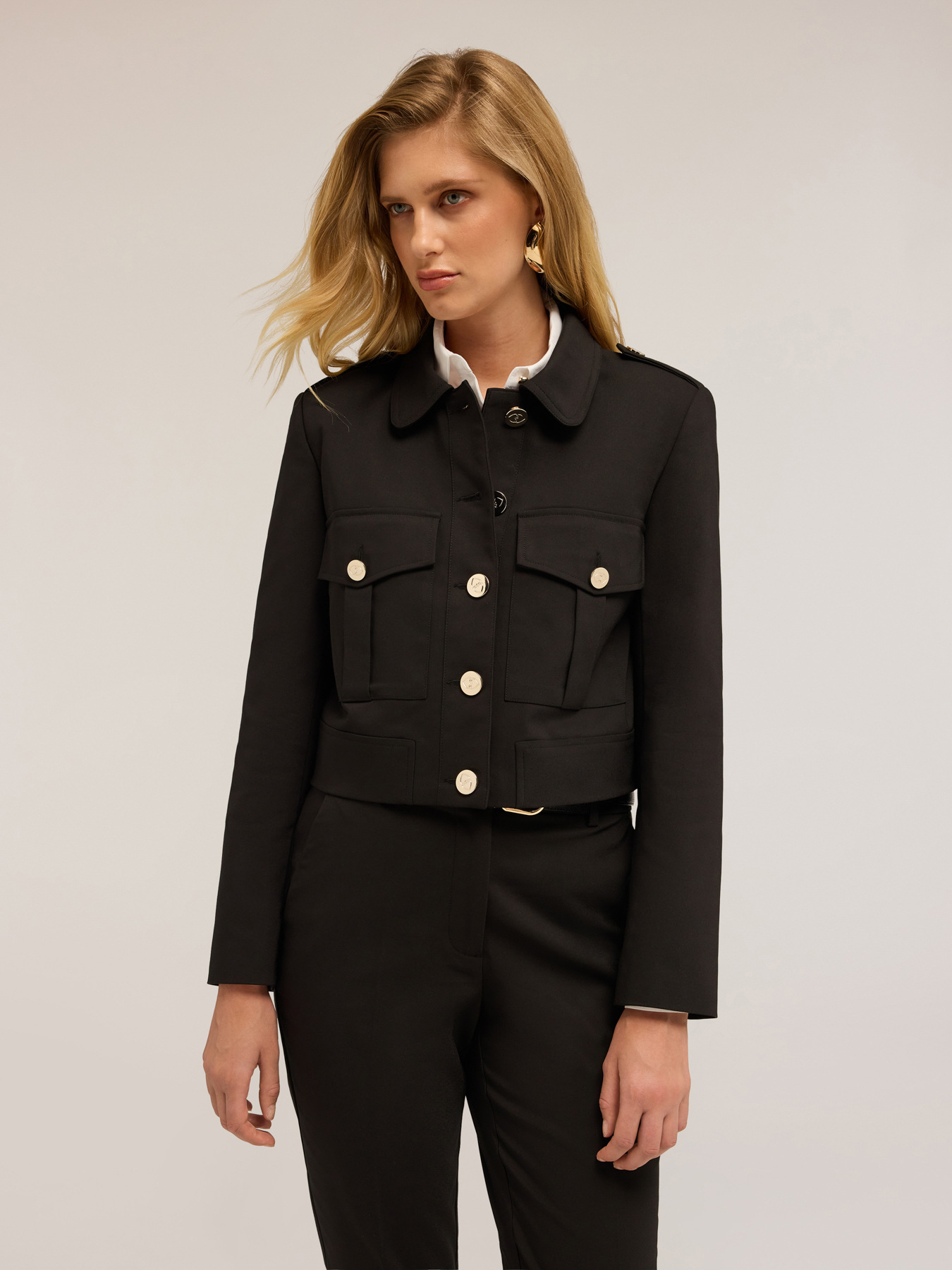 Cropped jacket with pockets image number 0