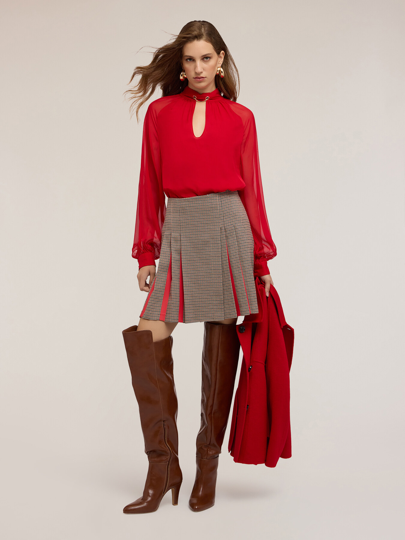 Blusa in chiffon con dettaglio metallico image number 0