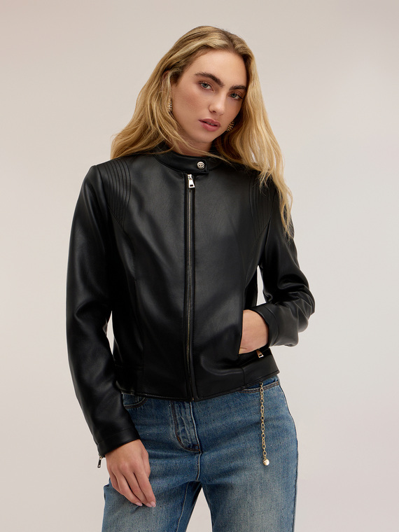 Perfecto avec fermeture &eacute;clair et coutures sur mesure