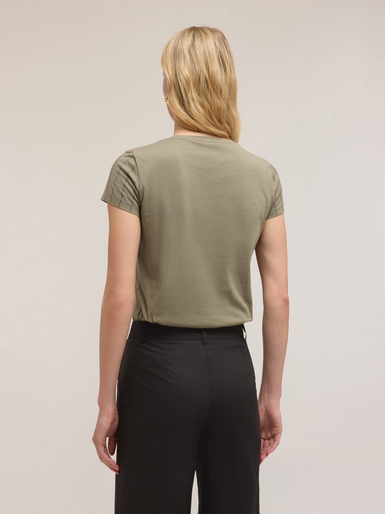 T-shirt in cotone con righe in strass image number 1