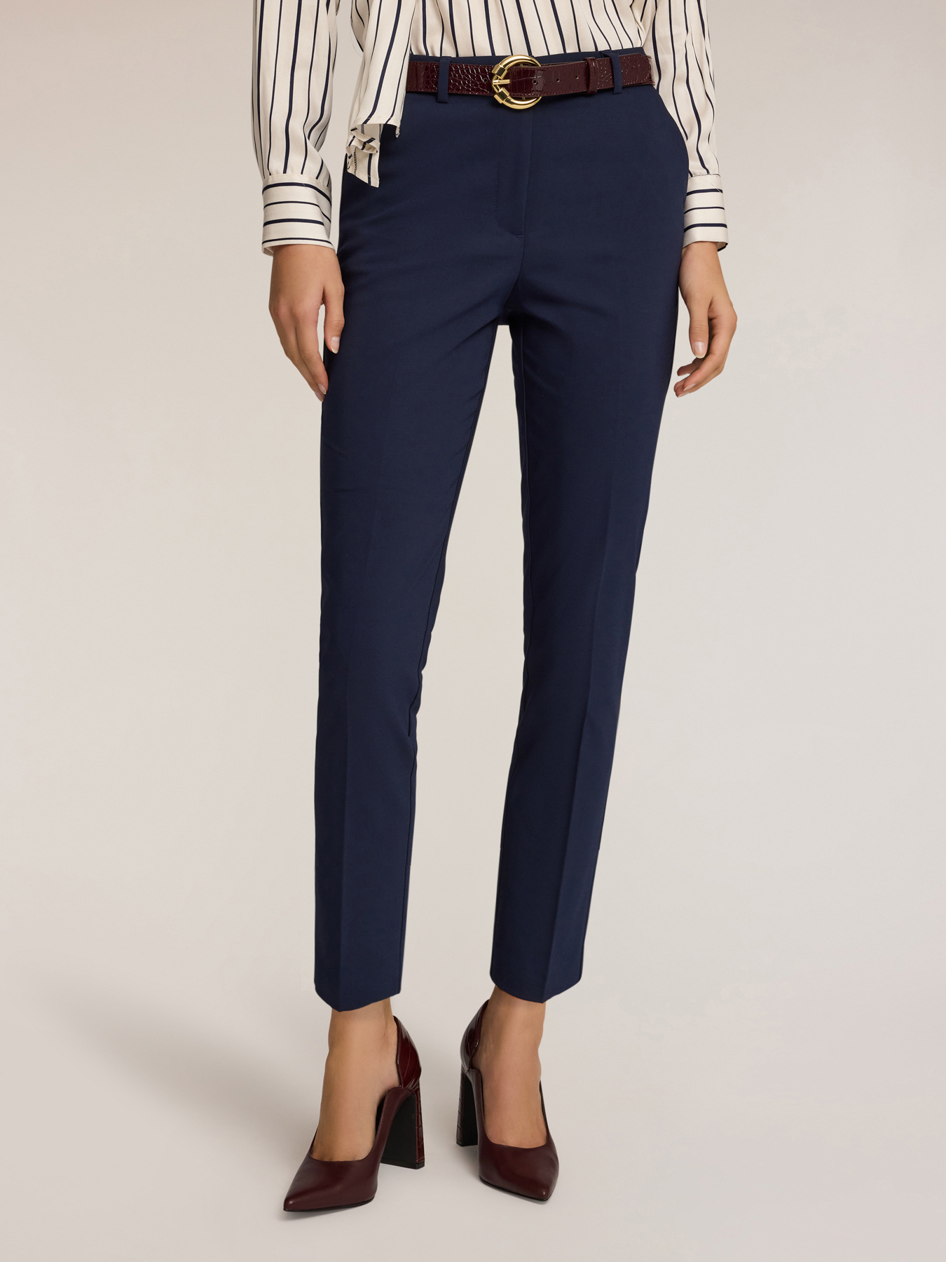 Regular pants image number 2