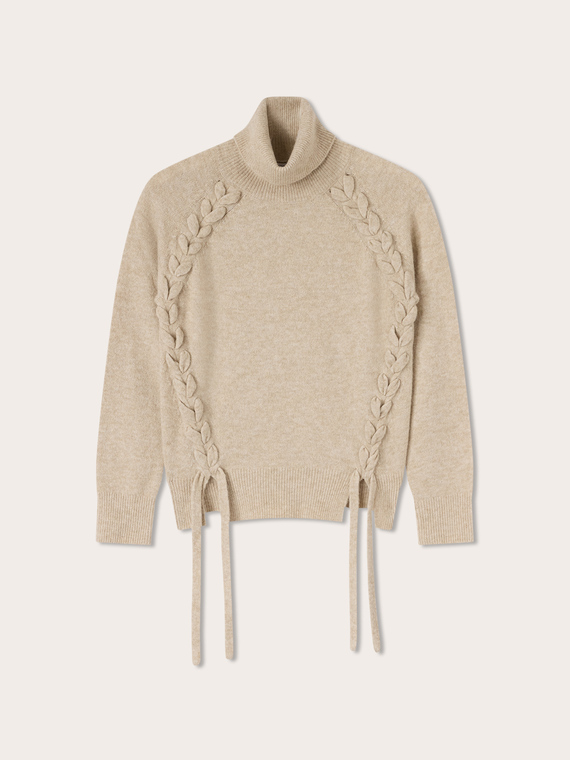 Pulover pe g&acirc;t din tricot cu &icirc;mpletituri &icirc;n relief