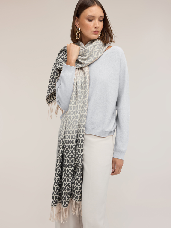 Jacquard scarf with fringe