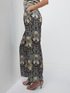 Weite Hose mit Blumenmuster image number 2