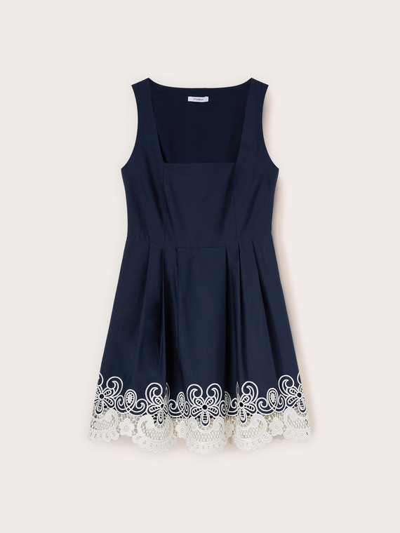 Flare dress in poplin with sangallo lace