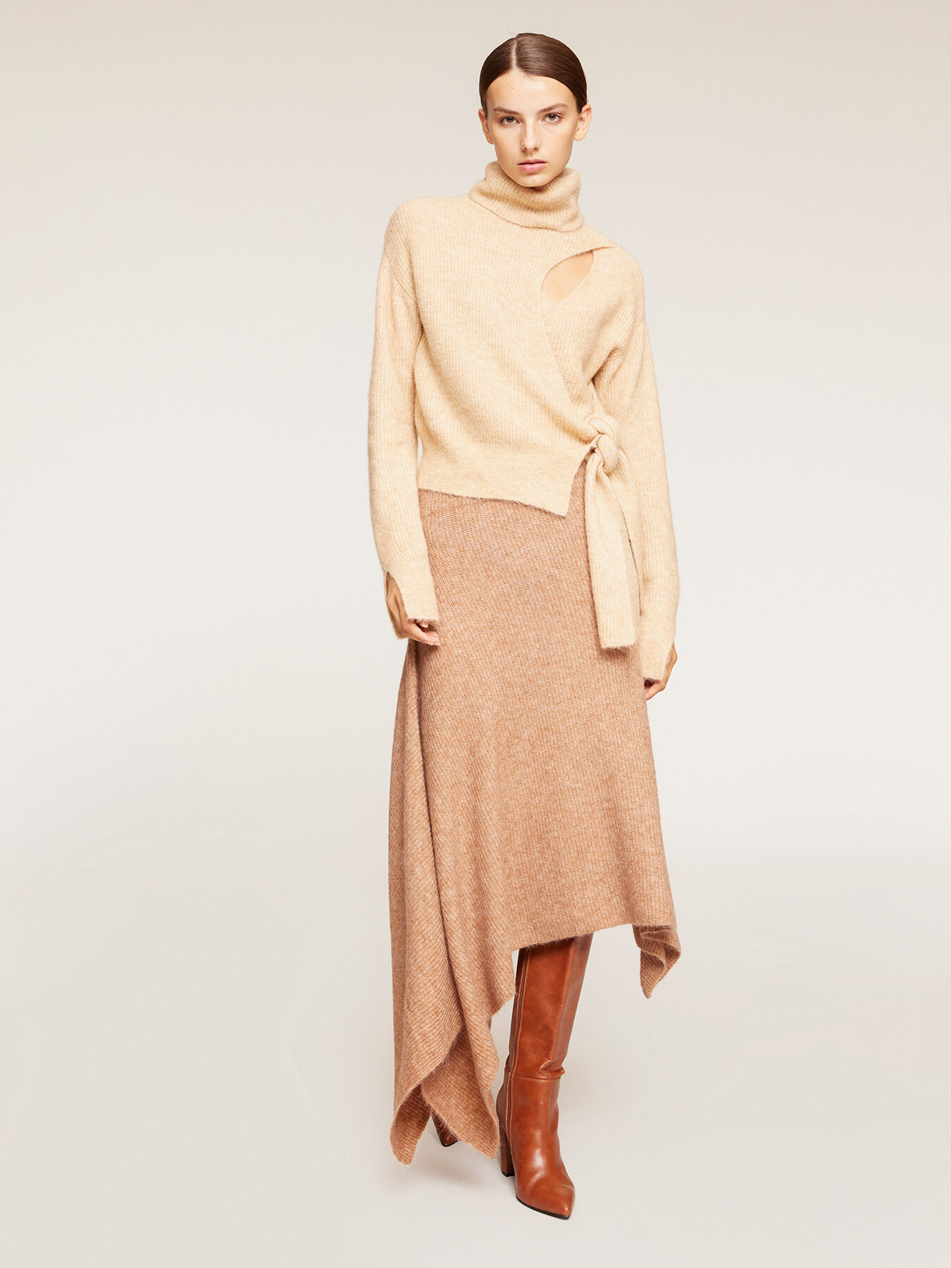 Gonna asimmetrica in maglia a coste image number 2