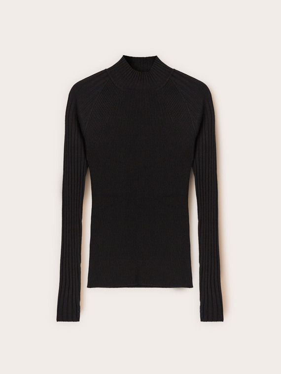 Fitted ribbed turtleneck sweater