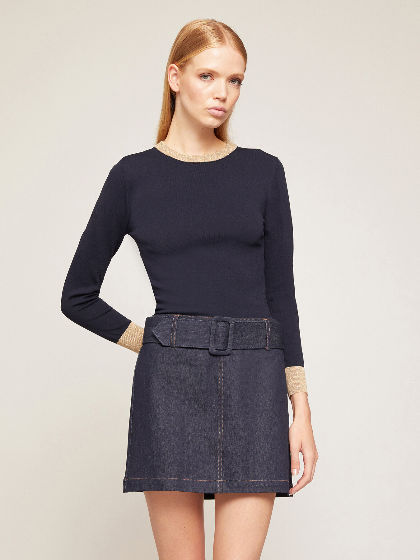 Jersey de cuello redondo con bordes de l&uacute;rex image number 0